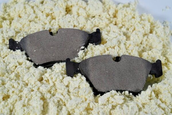 .코오롱인더스트리 아라미드 펄프를 적용한 브레이크 패드/사진=코오롱인더스트리