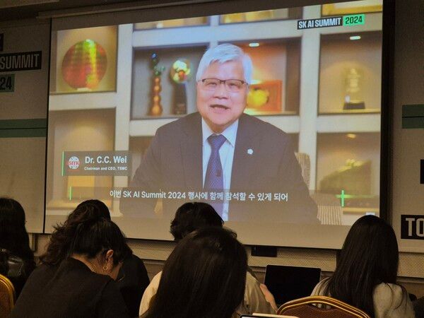 웨이저자 TSMC CEO가 SK AI 서밋을 축하하는 영상을 보내왔다. / 사진=황재희 기자