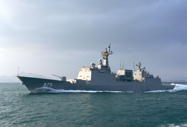 한국형 이지스 구축함(KDX)-II 1번함인 '충무공 이순신함'. / 제공=한화오션