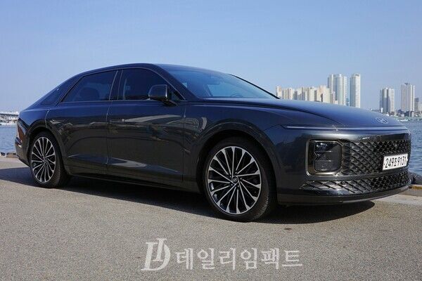 현대자동차 준대형 세단 '그랜저' 가솔린 2.5 모델 캘리그래피 트림. /사진=김현일 기자