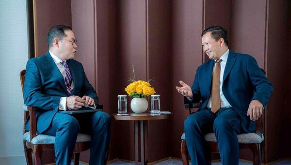 지난 17일 서울에서 회동한 조현상 효성 부회장(왼쪽)과 훈 마넷 캄보디아 총리(오른쪽). /사진=효성그룹