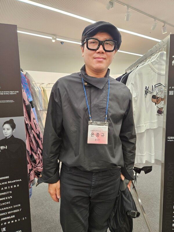 디자이너 패션 브랜드 '존쓰리투원'의 윤종규 디자이너.