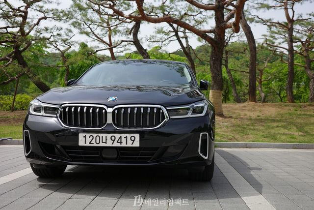 BMW 준대형 크로스오버 리프트백 '6시리즈'의 '630i xDrive GT(그란 투리스모)' 럭셔리 트림. /사진=김현일 기자