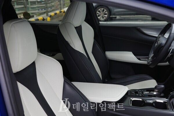 NX 450h+ F SPORT 1열 전경. /사진=김현일 기자