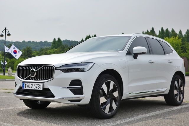 볼보 중형 스포츠 유틸리티 차(SUV) 'XC60 리차지' 플러그인 하이브리드(PHEV) 하이브리드 모델. /사진=김현일 기자