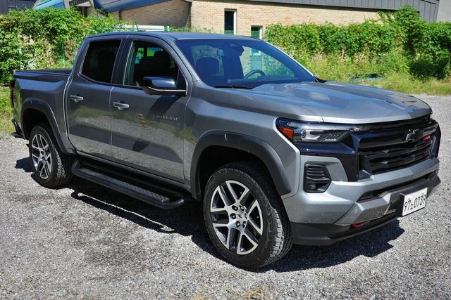 쉐보레 중형 픽업트럭 '콜로라도' Z71 트림 스털링 그레이 색상 모델. /사진=김현일 기자