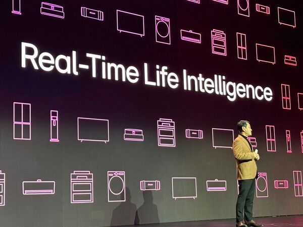 조주완 LG전자 대표가&nbsp;6일(현지시간) 미국 라스베이커스 만달레이베이 컨벤션센터에서 열린 LG 월드 프리미어 행사에서 공감지능이라는 미래 비전을 공개했다. /사진=이태웅 기자