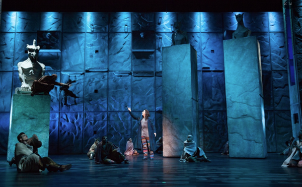 노트르담 드 파리, 대성당의 시대 장면(출처: 구글 서치)