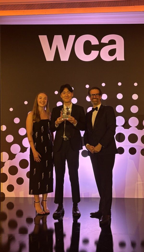 SK텔레콤은 11일 영국 런던에서 열린 ‘월드 커뮤니케이션 어워드 2024'에서 '미래혁신상'을 수상했다./사진=SK텔레콤