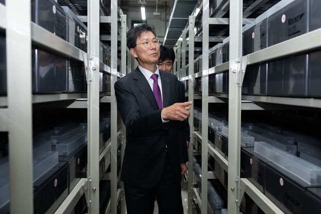 강태영 농협은행장이 지난 30일 경기 의왕 통합IT센터를 찾아 비상대응체계 및 안전시스템을 긴급 점검했다.