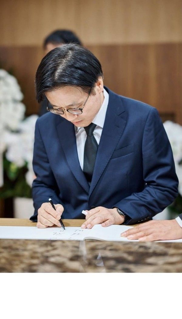 고 최창걸 고려아연 명예회장 빈소 찾아 조문한 김정관 산업통상부 장관. /사진=김정관 장관 페이스북 갈무리