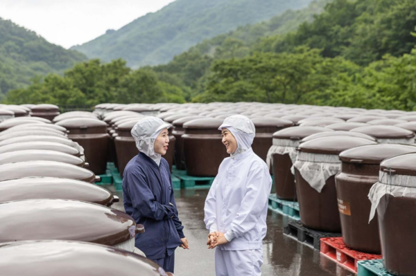 쿠팡 입점 '지리산 피아골'의 김미선 대표와 직원 /사진=쿠팡