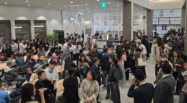 '두산위브더제니스 청주 센트럴파크' 견본주택 현장의 모습./사진=두산건설