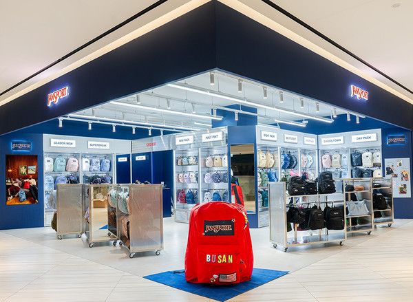 30일 오픈한 잔스포츠 신세계백화점 센텀시티점 매장 /사진=무신사 트레이딩