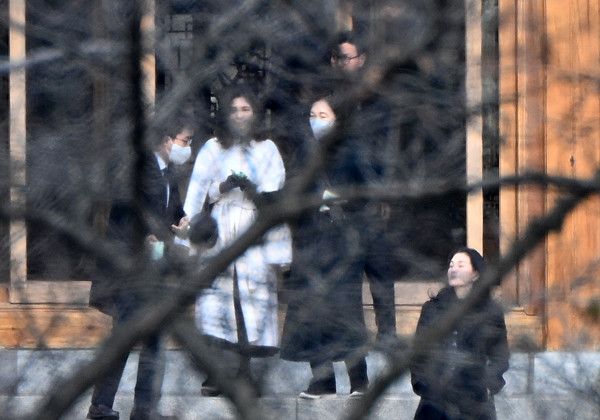 19일 오전 경기도 용인 호암미술관 인근 선영에서 열린 호암 이병철 삼성 창업회장 37주기 추도식에 홍라희 전 삼성미술관 리움 관장, 이부진 호텔신라 사장, 이서현 삼성물산 사장, 김재열 삼성글로벌리서치 사장이 참석해 있다. /사진=연합뉴스