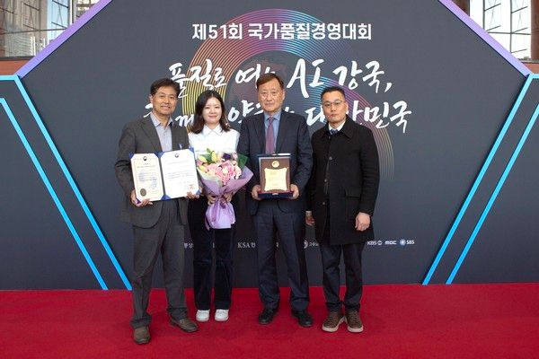 귀뚜라미그룹, 센추리 품질경쟁력우수기업 2년 연속 선정 사진(사진 오른쪽 두 번째 센추리 백현수 대표) /사진=귀뚜라미그룹