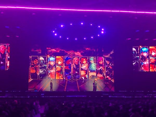 '디레지에 레이드' 및 겨울 업데이트 발표 쇼케이스에서 성승헌 캐스터와 박종민 던파 총괄 디렉터가 대담하고 있다. /사진=김현정 기자