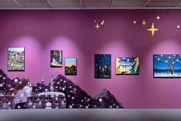 롯데백화점 잠실점 아트홀 '겨울, 그 따뜻한 순간들' 전시 모습 /사진=롯데백화점