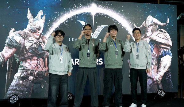 '레전드 오브 이미르' 파트너스 데이에 참석한 (왼쪽부터) 위메이드 장민훈 운영 담당자, 위메이드엑스알 석훈 대표, 위메이드엑스알 김성희 디렉터, 위메이드 김기성 본부장 /사진=위메이드