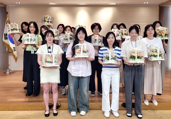 원예봉사단 단체사진 /사진=유한양행