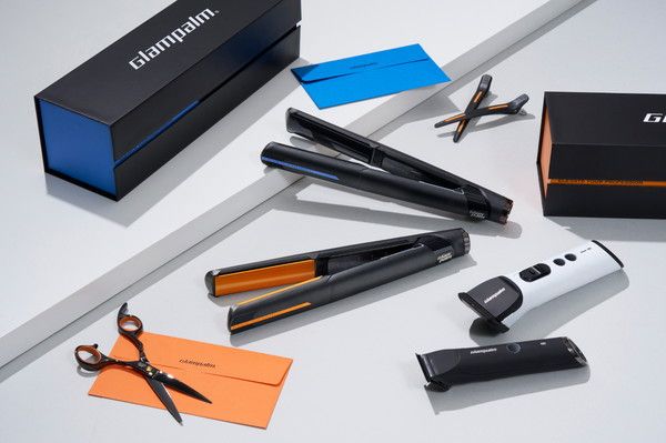 프리미엄 헤어기기 브랜드 글램팜이 전문 디자이너들에게 호평 받은 '글램뮤즈 마스터피스 터치 플랫(중)(GP248)'의 기술력을 기반으로 개발한 볼륨 특화 신제품인 '글램뮤즈 마스터피스 터치 볼륨(중)(GP248C)'을 출시한다고 12일 밝혔다. /사진=글램팜