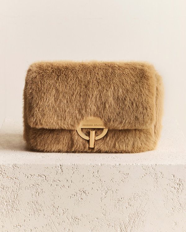 바네사브루노 퍼 핸드백 /사진=LF