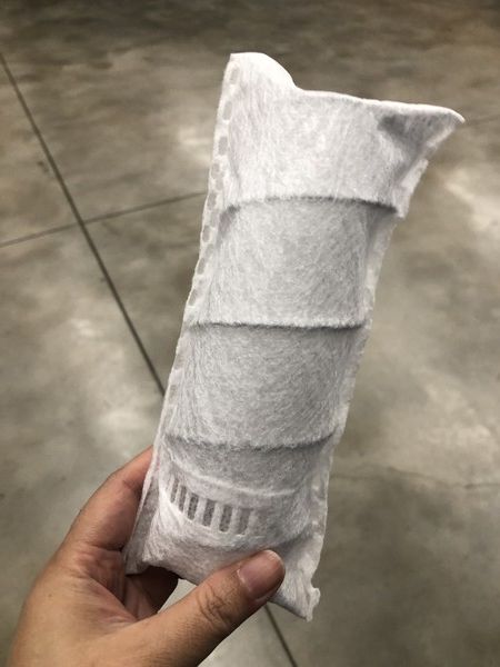 '시몬스' 매트리스에 들어가는 스프링 샘플 /사진=김현정 기자