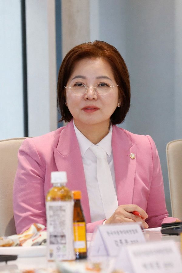 황선희 초대 아동행복위원장(과천시의회 부의장) / 사진=광동제약