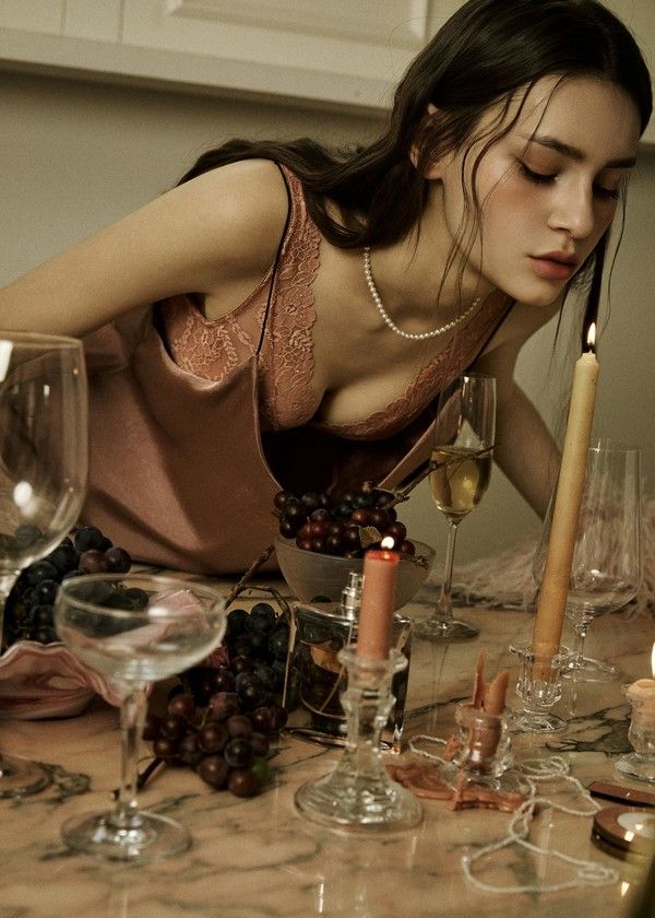 '빛의 란제리' 엘라코닉 /사진=신세계라이브쇼핑