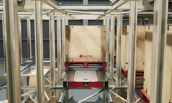 창고 자동화 물류로봇 '3D 모바일 셔틀'./사진=LG CNS