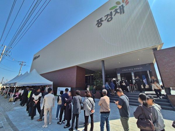 제일건설㈜이 양주역세권에 공급하는 '양주역 제일풍경채 위너스카이'가 11일 견본주택을 개관한 가운데 첫날부터 많은 방문객이 몰리며 단지에 대한 높은 기대감을 보였다.