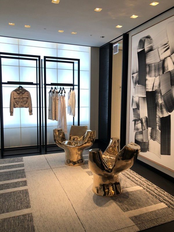 신세계백화점 본점 '더 헤리티지'의 샤넬 매장 내부 모습 /사진=김현정 기자