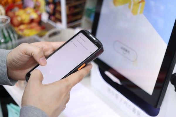 자브카(Zabka)에 공급하는 PM95. 사진=포인트모바일