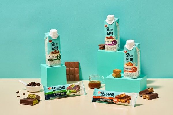 하림 '오!늘단백 라떼'와 '오!늘단백 초코바' /사진=하림