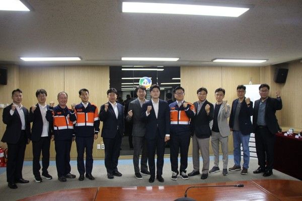 김용태 국민의힘 비상대책위원장이 울산시 내 현대자동차와 고려아연, HD현대중공업 등 주요 산업 현장을 방문했다.