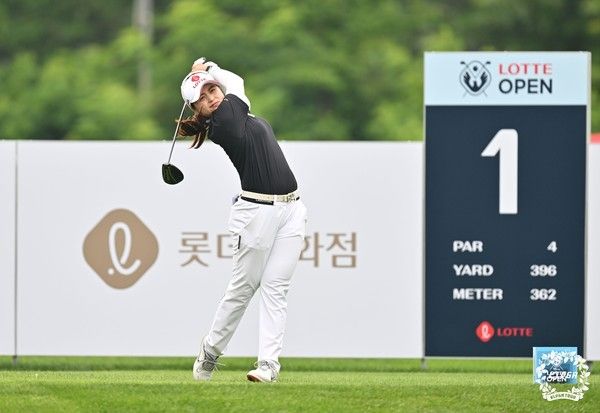 지난 3일 인천 베어즈베스트 청라에서 열린 한국여자프로골프(KLPGA) 투어 제15회 롯데오픈 대회에 참석해 티샷을 하고 있는 최혜진 프로. 미국여자프로골프(LPGA) 투어에서 활약하는 최혜진 프로는 이 대회에서 1년여만에 국내 대회에 출전했다.