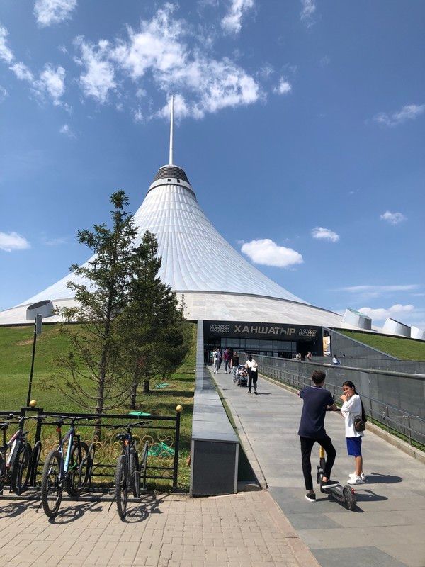 카자흐스탄 수도 아스타나의&nbsp;쇼핑·엔터 복합시설 '칸 샤트르' 전경 /사진=김현정 기자