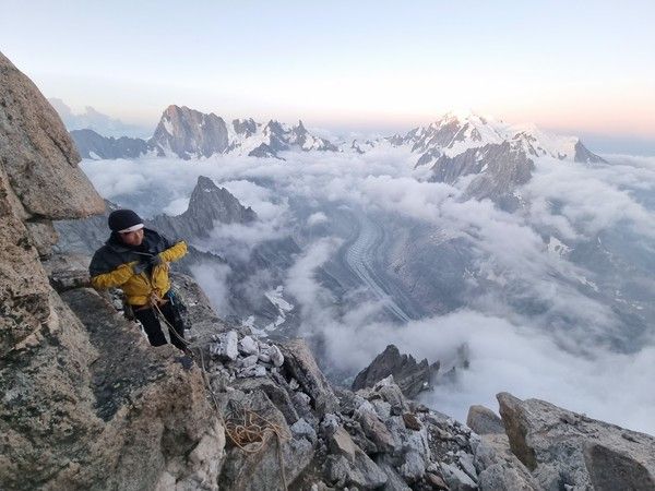 코오롱스포츠 앰배서더 우석주가 드류를 등반하고 있는 모습 /사진=코오롱FnC