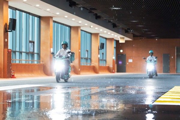 배달의민족은 최근 라이더들에게 이륜차 전문 교육을 제공하는 국내 유일의 이륜차 전문 교육기관 '라이더스쿨'을 열었다. /사진=배달의민족