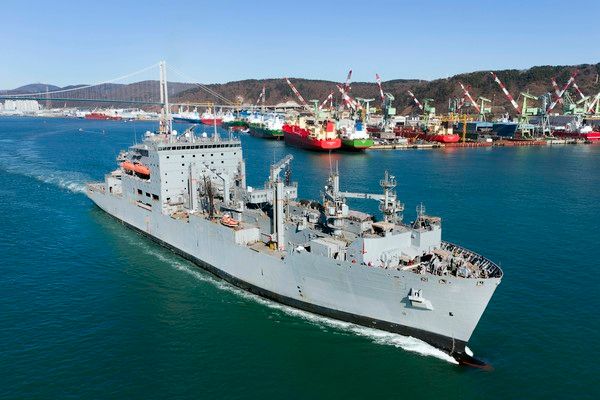 지난 6일 울산 HD현대중공업 중형선사업부 인근 부두에서 미 해군 소속 ‘USNS 앨런 셰퍼드’함이 정기 정비를 마치고 출항하는 모습. 사진=HD현대중공업
