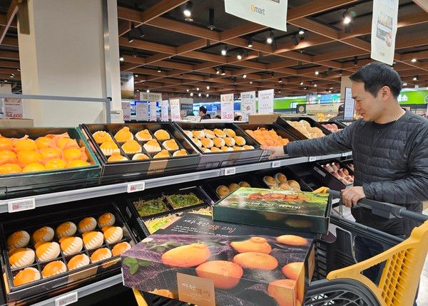 이마트 용산점 핸드캐리 선물세트 /사진=이마트