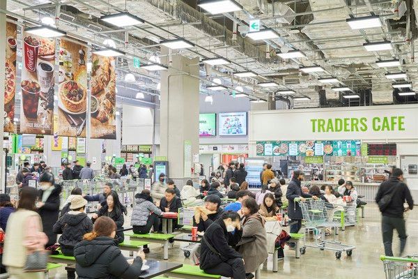 트레이더스 수원화서점 T카페 전경 /사진=트레이더스