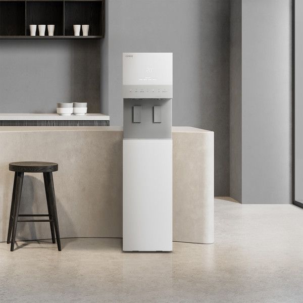 코웨이 '아이스 스탠드 3.0 정수기' 포슬린 화이트 /사진=코웨이