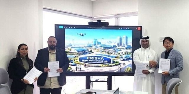 임태균 제이링크UAE·국제e스포츠진흥원 지회장(맨 오른쪽)이 최근 아랍에미리트(UAE) 라스 알 카이마에서&nbsp;'에리샤 스마트 제조 허브' 관계자들과 기념촬영을 하고 있다.