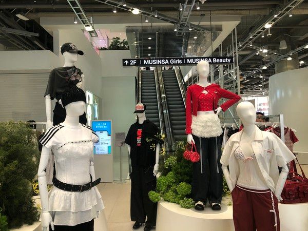 1층 무신사 걸스 디스플레이 모습 /사진=김현정 기자
