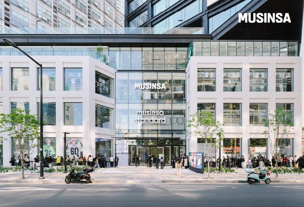 무신사 메가스토어 성수의 오픈런 모습 /사진=무신사