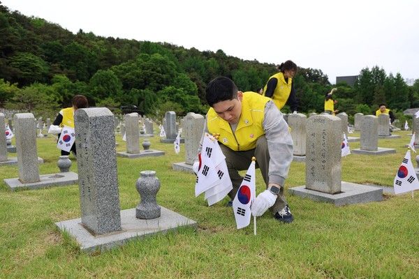 제3회 서울현충 가드너스 활동 사진 /사진=오뚜기