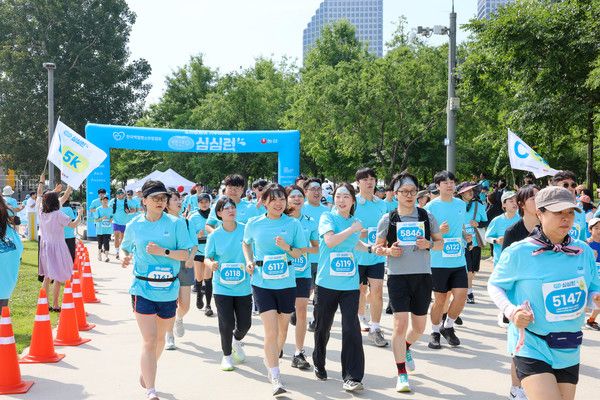 농심 백산수 '심신런' 참가자들이 6일 마라톤 대회에 참가하고 있다. /사진=농심