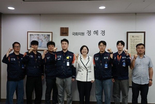 고려아연 노동조합과 진보당 정혜경 의원이 사모펀드 운용사 MBK파트너스의 경영권 인수 시도를 저지하기 위해 국회 차원의 대응책을 마련하고 공동 행동에 나서기로 합의했다. 2일 업계와 정치권 등에 따르면 지난 1일 서울 여의도 국회의원회관 정혜경 의원실에서 '고려아연 노동조합 및 진보당 정혜경 국회의원 간담회'가 진행됐다. /사진=고려아연 노조