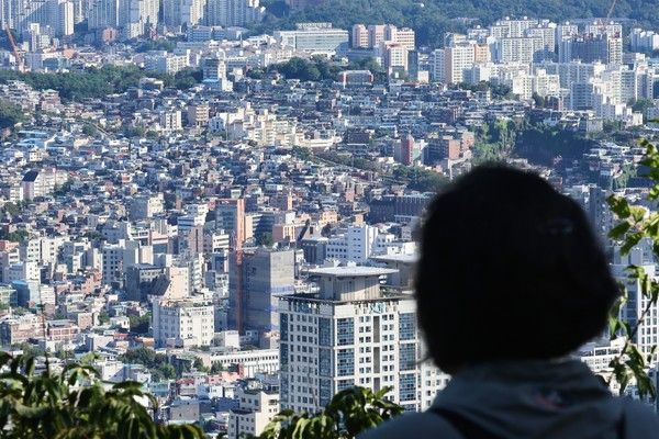 서울 남산에서 바라본 아파트 및 주택단지들. /사진=연합뉴스